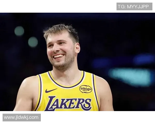 詹姆斯因伤缺席马刺战，季后赛奖项无缘，东契奇有望全明星前复出